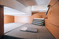 Flyer 10 powerboat interior