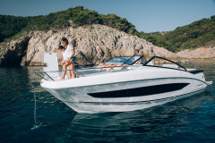 Flyer 10 powerboat