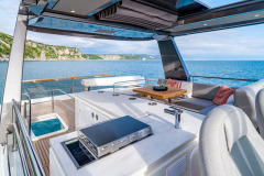 Grand Trawler 62 features