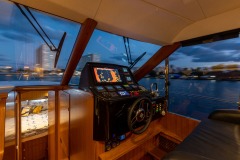Hylas M49 powerboat interior Hylas M49 powerboat interior
