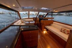 Hylas M49 powerboat interior Hylas M49 powerboat interior
