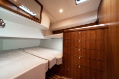 Hylas M49 powerboat interior Hylas M49 powerboat interior