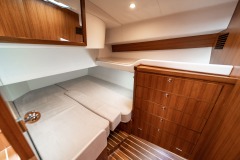Hylas M49 powerboat interior Hylas M49 powerboat interior