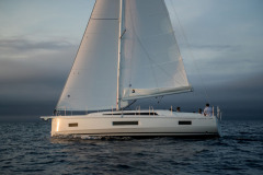 Oceanis 40.1 sailing