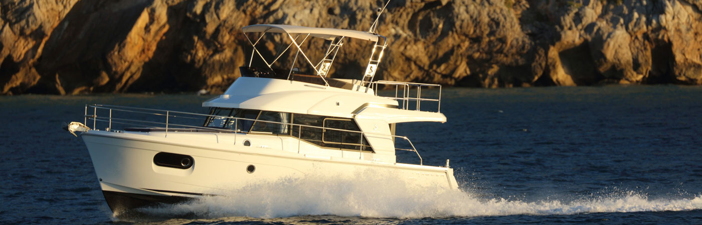 Swift Trawler 35 powerboat