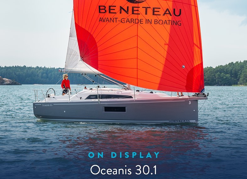 Oceanis 30.1 Sailing