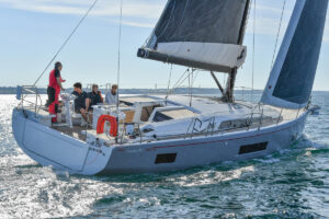 46.1 Sailboat sailing
