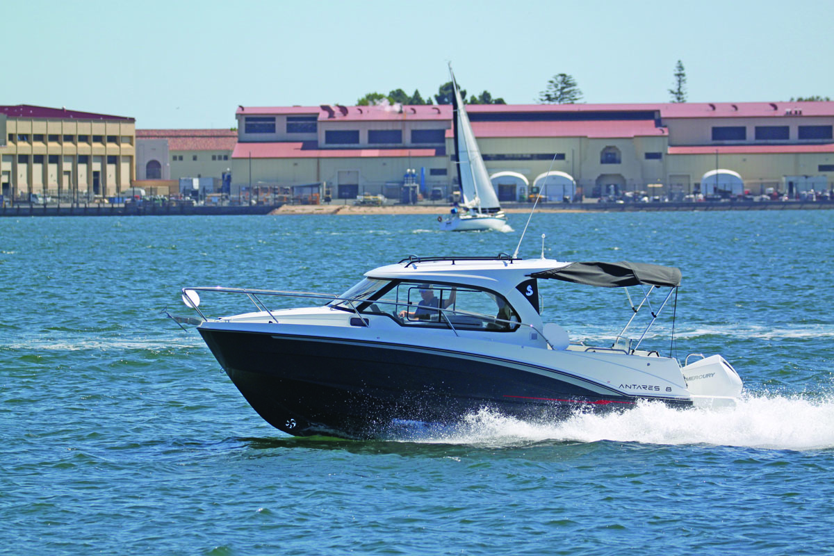 ANTARES 8 CRUISING