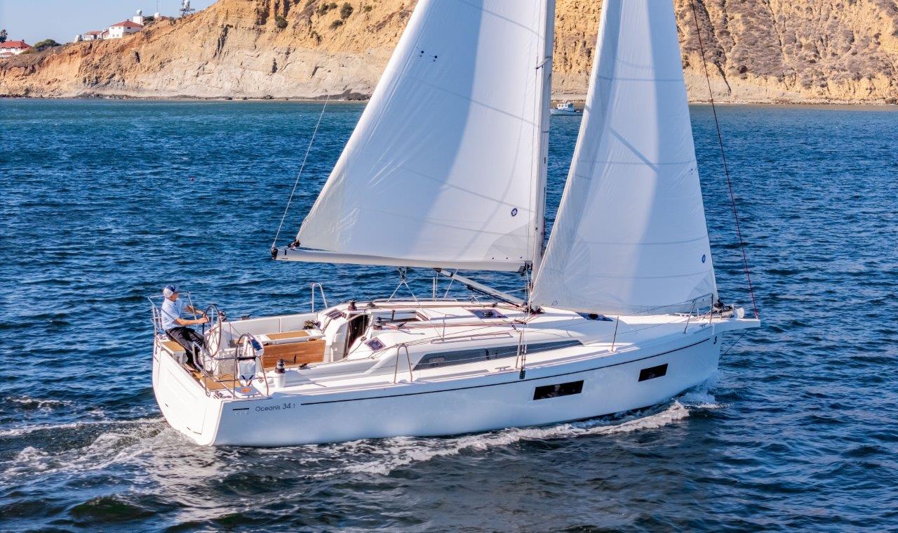 Beneteau Oceanis 34.1 Sailboat